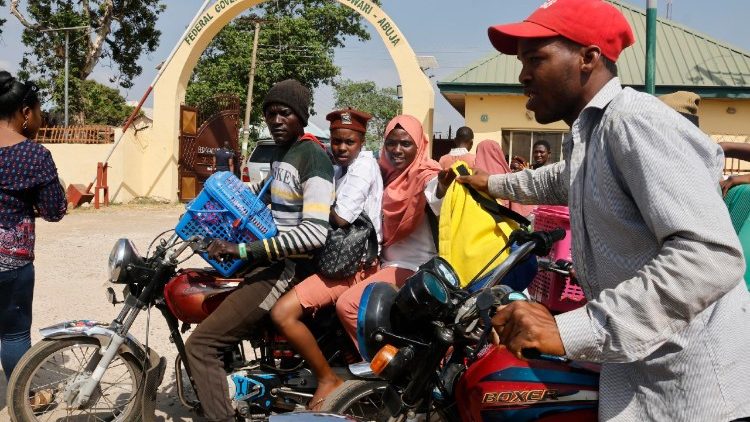 Serikali ya Shirikisho ya Nigeria iliamuru kufungwa kwa shule kufuatia mashambulizi.