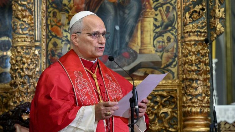 XIV. Leó pápa beszédet mond a Szent György székesegyházban