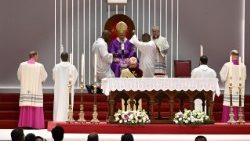 संत पापा लियो 14वें का इस्तांबुल में मिस्सा बलिदान