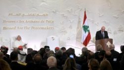 Il Papa in Libano, anteponete a tutto l'obiettivo pace