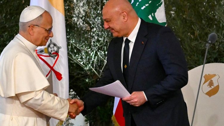 Цырымонія развітання ў бейруцкім аэрапорце