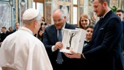 இசைக்கலைஞர்களுடன் திருத்தந்தை 