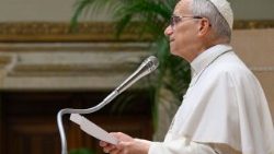 உரை வழங்கும் திருத்தந்தை 