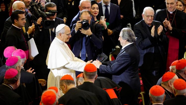 Папата с маестро Рикардо Мути