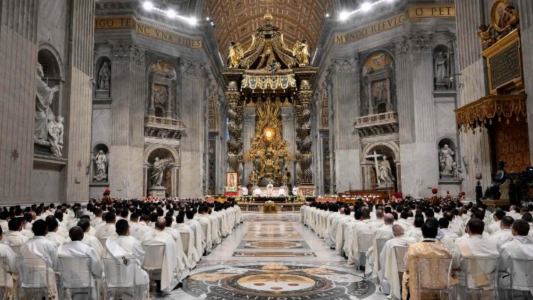 Furahini kwani Bwana Yu Karibu