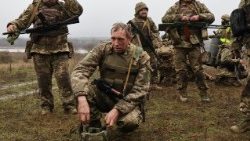 „Die Nulllinie“ von Twardoch: Ein existenzieller Wurf aus der Hölle des Donbass