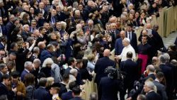 பங்கேற்பாளர்களுடன் திருத்தந்தை 