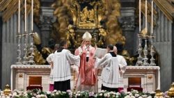 திருப்பலி நிறைவேற்றும் திருத்தந்தை 