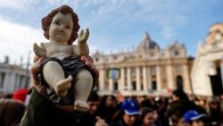 Падчас благаслаўлення фігурак Дзіцятка Езуса