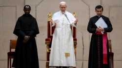 റോമൻ കൂരിയയുമായുള്ള കൂടിക്കാഴ്ചയിൽനിന്നുള്ള ഒരു ദൃശ്യം