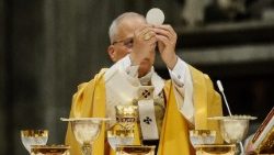 Il Papa nella Basilica di San Pietro per la messa della notte di Natale