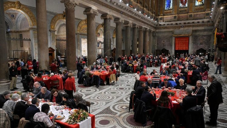 Santa Maria in Trastevere, il pranzo di Natale di Sant'Egidio