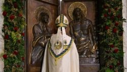 الكاردينال ماكريكاس يترأس رتبة إقفال الباب المقدس في بازيليك القديسة مريم الكبرى 