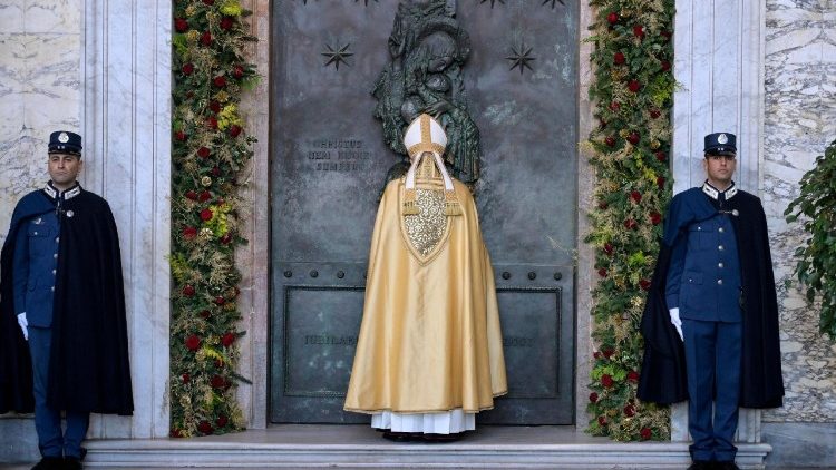El cardenal Reina cierra la Puerta Santa