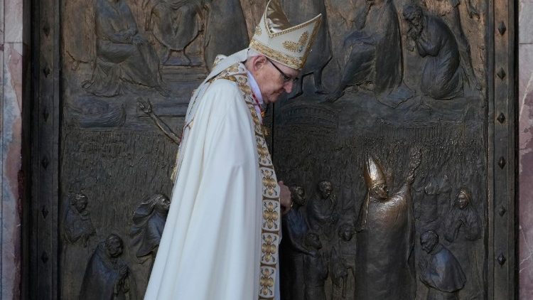 Chiusura della Porta Santa di San Paolo fuori le Mura a Roma