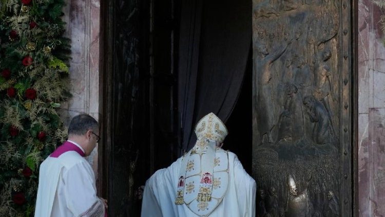 ಸಂತ ಪೇತ್ರರ ಮಹಾದೇವಾಲಯದ ಪವಿತ್ರ ಬಾಗಿಲು