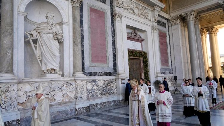 Bezárult a Népek Apostola bazilikájának Szent Kapuja