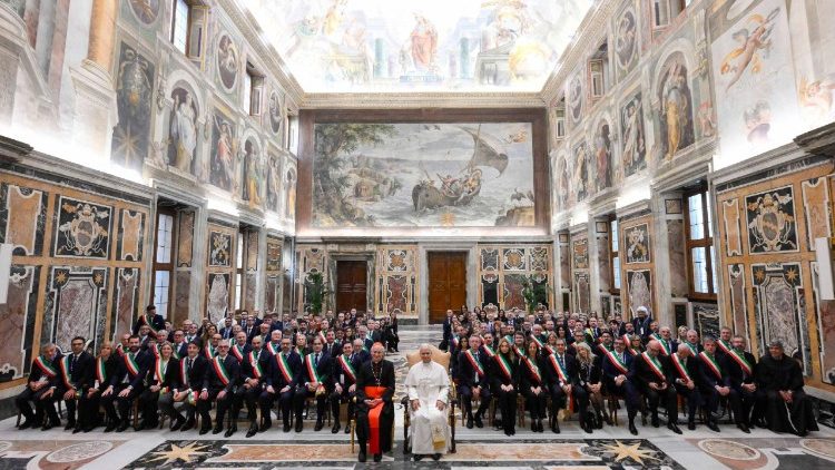 திருத்தந்தையுடன் இத்தாலிய நகரத் தலைவர்கள் 