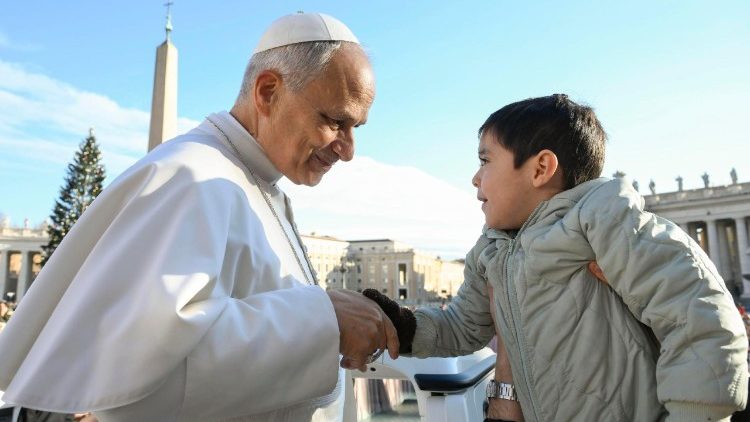 Il Papa in Piazza San Pietro per l'ultima udienza generale del 2025