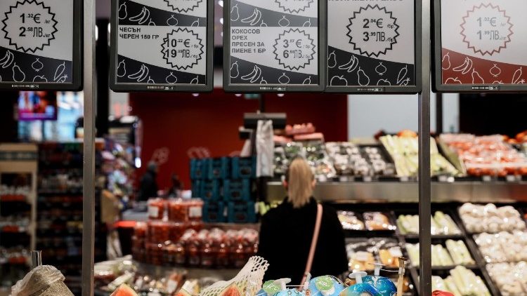 Kainos eurais ir levais Bulgarijoje 