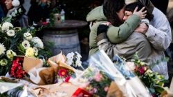 தீ விபத்தில் பாதிக்கப்பட்ட மக்கள் 