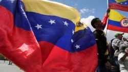 Baba Mtakatifu Leo XIV Dominika tarehe 4 Januari 2026 alisema kwamba, anafuatilia kwa karibu sana yale yanayoendelea kujiri nchini Venezuela. 