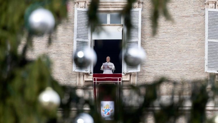 Il Papa, ogni essere umano � riflesso di Dio, promuovere fraternit� e solidariet�