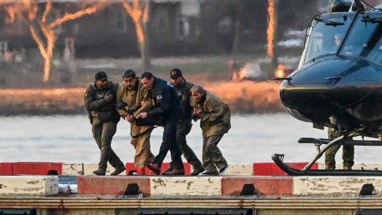 New York, il trasferimento di Nicolas Maduro e la moglie dal carcere al tribunale