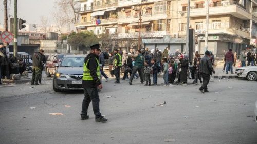 Siria, bombardeados los barrios kurdos de Alepo. Riesgo humanitario