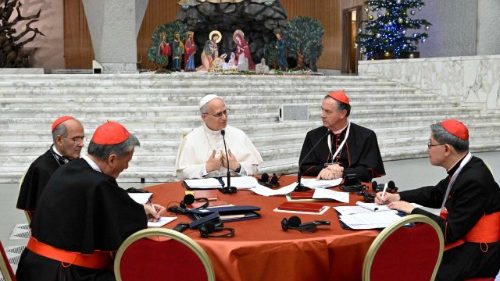El Papa a los cardenales: Cuento con ustedes, para ser una Iglesia que mira m&aacute;s all&aacute;