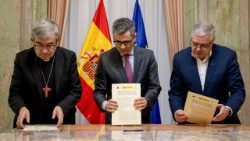 España y la Iglesia católica firman un acuerdo para reparar a las víctimas de abusos sexuales