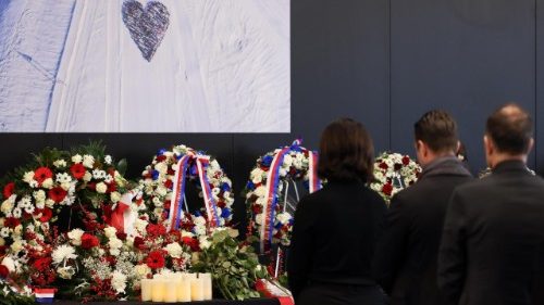 La Suisse rend hommage aux victimes de Crans-Montana