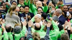 யூபிலி ஆண்டிற்காக ஒத்துழைப்பு நல்கிய அமைப்பினருடன் திருத்தந்தை 