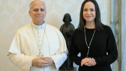 Paven mødte mandag den venezuelanske nobelprismodtager, Maria Corina Machado.