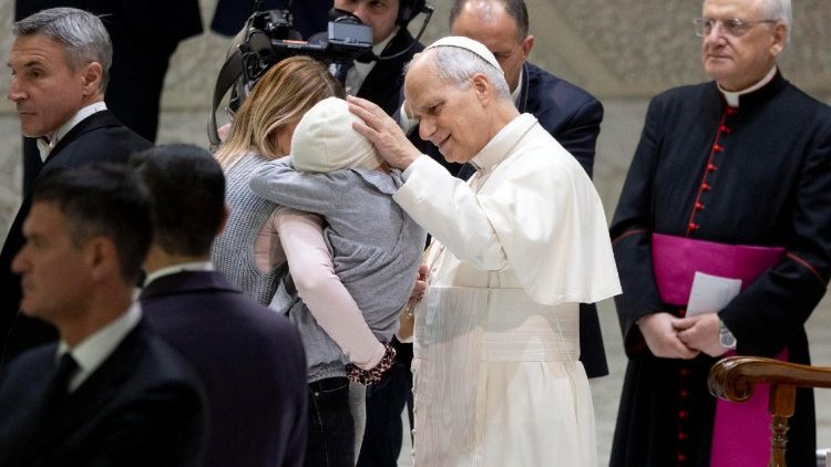 संत पापा लियो का आशीर्वाद