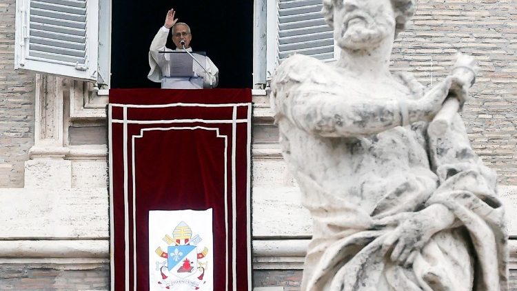 Il Papa, non abbiamo bisogno di effimeri 'surrogati di felicit�'
