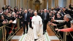 കൂടിക്കാഴ്ചയ്ക്കായി പാപ്പാ എത്തുന്നു