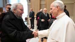 புதிய திருமுழுக்குப் பயிற்சி வழி இயக்கத்தின் உறுப்பினர்களைச் சந்திக்கும் திருத்தந்தை 