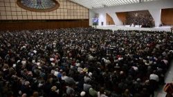 Telt ház a VI. Pál aulában 