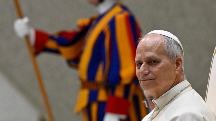 Il Papa, perso il valore della dignit� umana, preghiamo per la pace