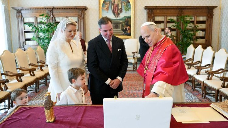 Aj&aacute;nd&eacute;k a p&aacute;p&aacute;nak