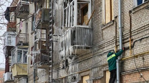 L&eacute;on XIV suit &laquo;avec douleur&raquo; les attaques contre les civils en Ukraine