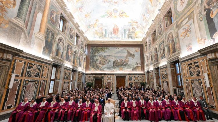 रोमी अदालत के अधिकारियों के साथ न्यायिक साल के उद्घाटन पर संत पापा लियो 14वें  