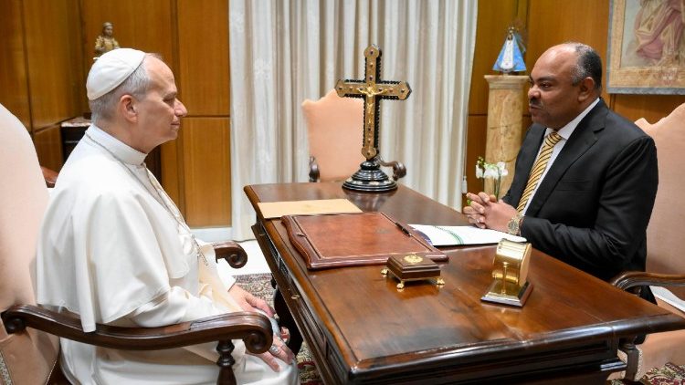 திருத்தந்தை மற்றும் அமைச்சர் கோம்போ உரையாடல் 