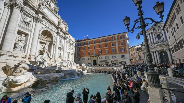 Un'immagine della Fontana di Trevi a Roma (ANSA)
