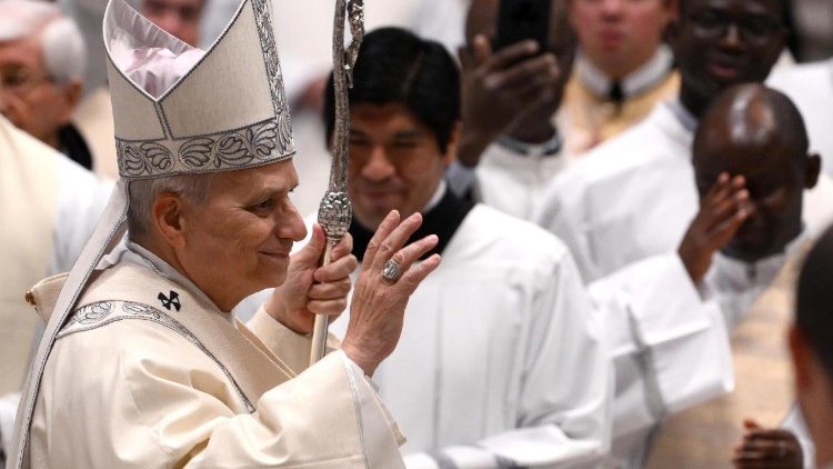 संत पापा का आशीर्वाद