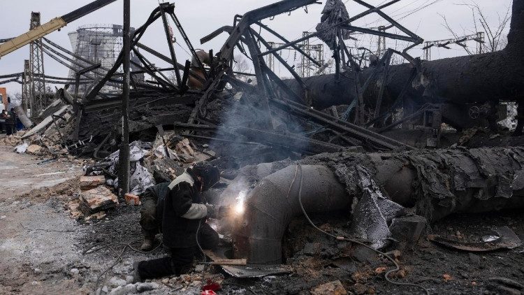 ಒಡೆಸ್ಸಾ, ಉಕ್ರೇನ್‌ನಲ್ಲಿ ರಷ್ಯಾದ ದಾಳಿಯಿಂದ ಹಾನಿಗೊಳಗಾದ ನಿವಾಸಿ ಕಟ್ಟಡ