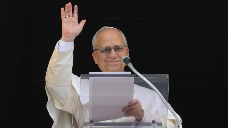 Påve Leo XIV under Angelus