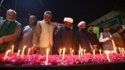 Người dân Pakistan đốt nến tưởng niệm các nạn nhân vụ đánh bom nhà thờ Hồi giáo