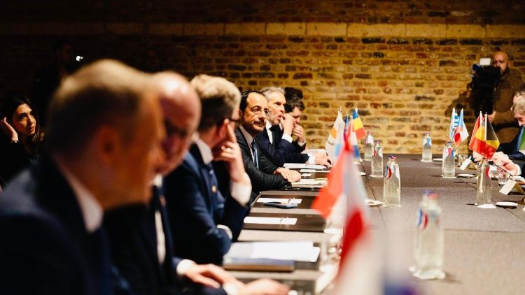 I leader dei 27 paesi membri al vertice informale Ue di Alden-Biesen